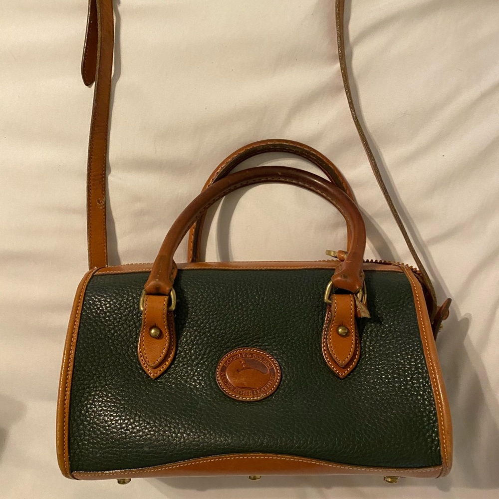 Vintage Dooney & Bourke shoulder satchel.